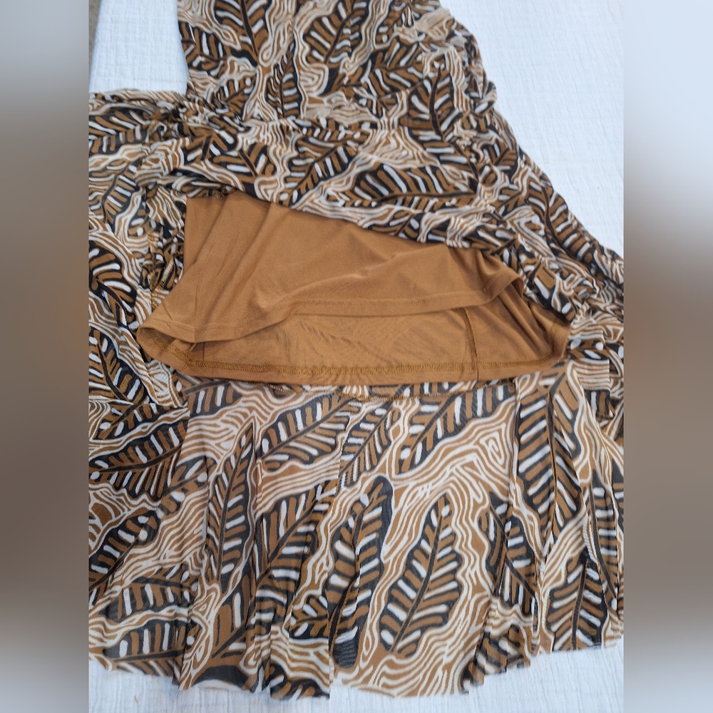 Brown Leaf Patterned Women's Skirt - Picture 12 of 13